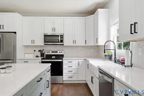 Kitchen - 7065 Kenthurst Rd, Lanexa, VA 23089 photo 3 of 5