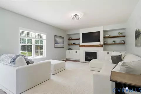 Living - 7065 Kenthurst Rd, Lanexa, VA 23089 photo 2 of 2