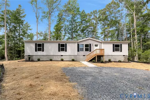 15263 Cross County Rd, Mineral, VA 23117