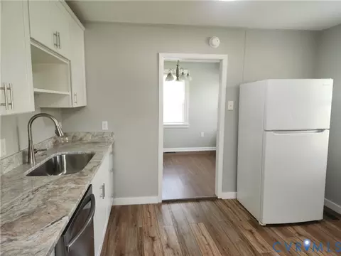 Kitchen - 1404 Carter St, Richmond, VA 23220 photo 4 of 5