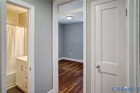 Entry Way - 1404 Carter St, Richmond, VA 23220 photo 2 of 3