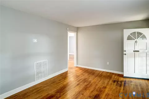 Living - 1404 Carter St, Richmond, VA 23220 photo 3 of 4