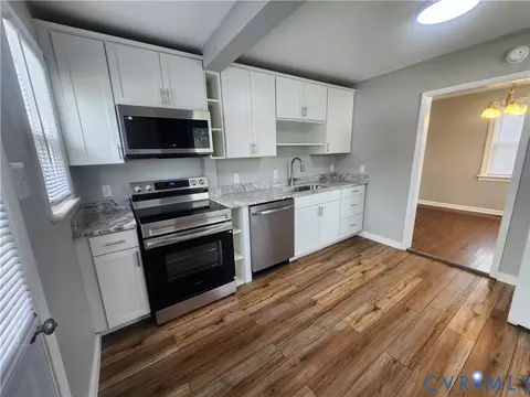 Kitchen - 1404 Carter St, Richmond, VA 23220 photo 2 of 5