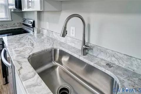 Kitchen - 1404 Carter St, Richmond, VA 23220 photo 2 of 3