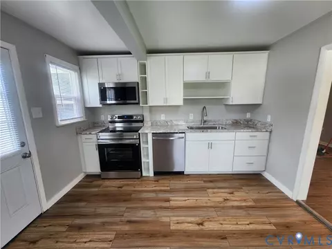 Kitchen - 1404 Carter St, Richmond, VA 23220 photo 3 of 5