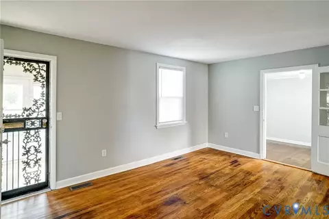 Living - 1404 Carter St, Richmond, VA 23220 photo 1 of 4