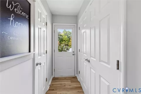 Entry Way - 6201 Cameron Bay Ter, Midlothian, VA 23112 photo 2 of 2