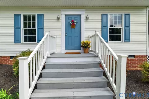Exterior - 6201 Cameron Bay Ter, Midlothian, VA 23112 photo 2 of 10