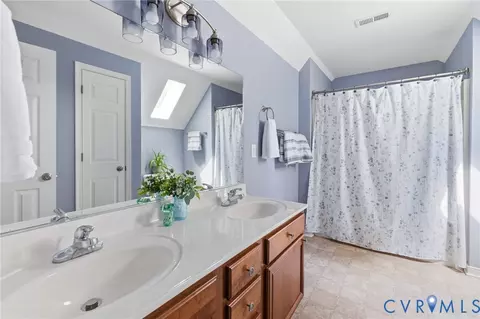 Bath - 6201 Cameron Bay Ter, Midlothian, VA 23112 photo 2 of 3