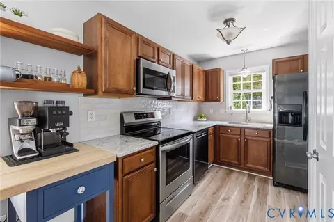 Kitchen - 6201 Cameron Bay Ter, Midlothian, VA 23112 photo 1 of 3