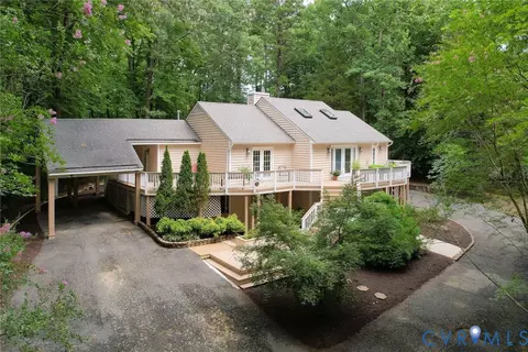 602 Red Maple Dr, Manakin Sabot, VA 23103