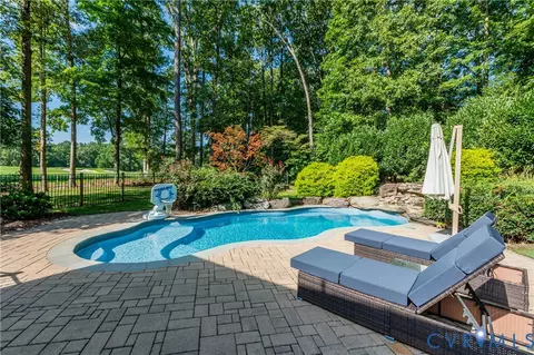 Exterior - 7 Gamebird Ct, Manakin Sabot, VA 23103 photo 4 of 10