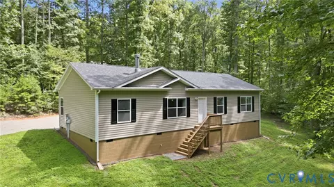 2575 Log Cabin Rd, Maidens, VA 23102
