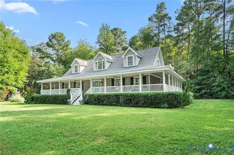 757 Horseshoe Bend Rd, Deltaville, VA 23043