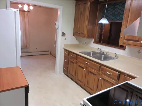 Kitchen - 21 E Gray St, Sandston, VA 23150 photo 3 of 4