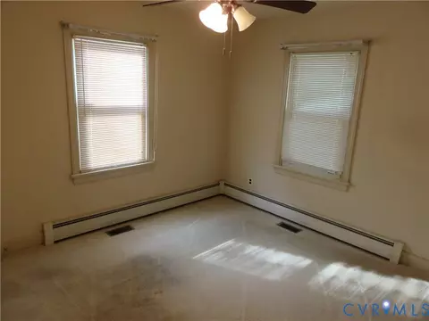 Bedroom - 21 E Gray St, Sandston, VA 23150 photo 4 of 7