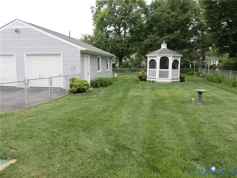 Exterior - 21 E Gray St, Sandston, VA 23150 photo 9 of 12