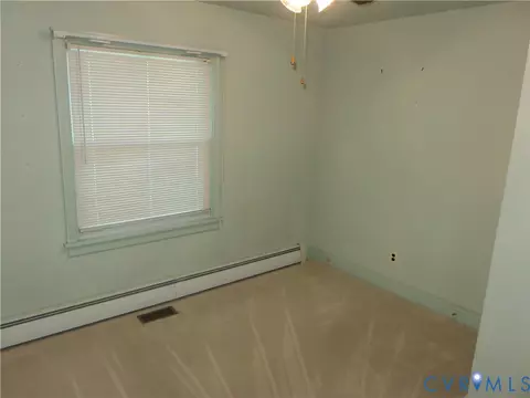 Bedroom - 21 E Gray St, Sandston, VA 23150 photo 6 of 7