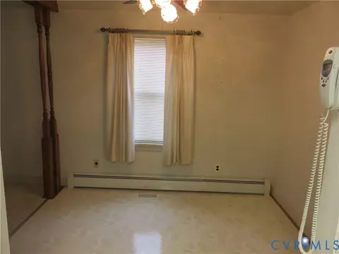 Living - 21 E Gray St, Sandston, VA 23150 photo 3 of 5