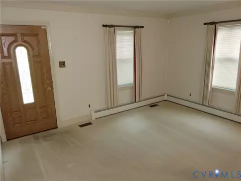 Living - 21 E Gray St, Sandston, VA 23150 photo 1 of 5