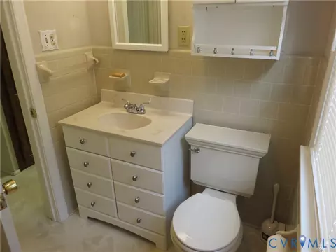 Bath - 21 E Gray St, Sandston, VA 23150 photo 3 of 3