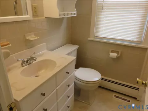 Bath - 21 E Gray St, Sandston, VA 23150 photo 1 of 3