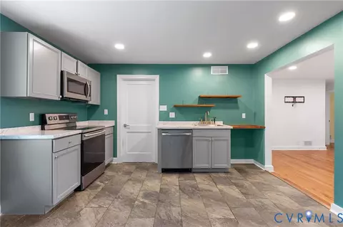 Kitchen - 4825 Brook Rd, Richmond, VA 23227 photo 2 of 5