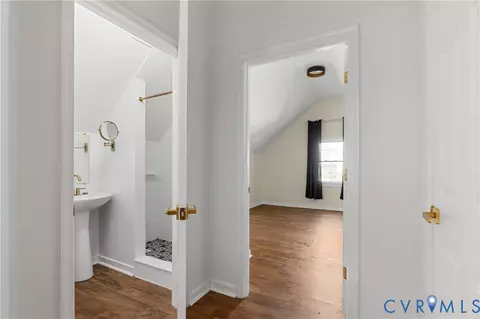 Entry Way - 4825 Brook Rd, Richmond, VA 23227 photo 4 of 4