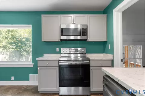 Kitchen - 4825 Brook Rd, Richmond, VA 23227 photo 4 of 5