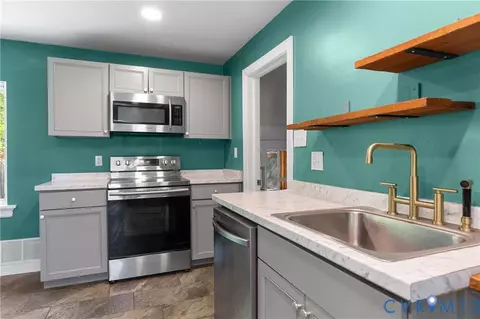 Kitchen - 4825 Brook Rd, Richmond, VA 23227 photo 3 of 5