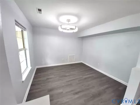 Living - 54 George Ct, Hampton, VA 23663 photo 4 of 5