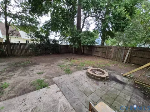 Exterior - 54 George Ct, Hampton, VA 23663 photo 5 of 7