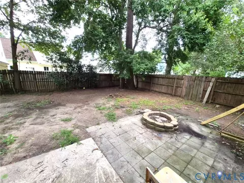 Exterior - 54 George Ct, Hampton, VA 23663 photo 6 of 7