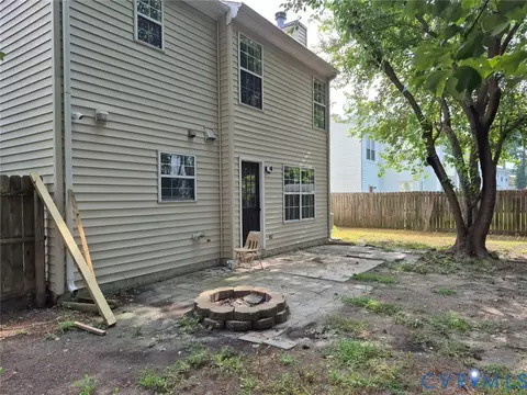 Exterior - 54 George Ct, Hampton, VA 23663 photo 4 of 7
