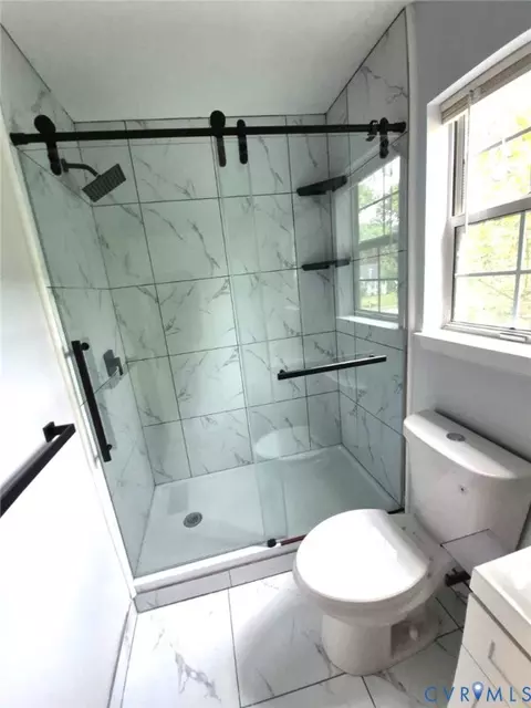 Bath - 54 George Ct, Hampton, VA 23663 photo 5 of 5