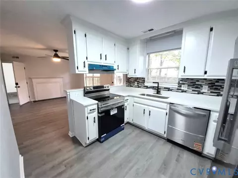 Kitchen - 54 George Ct, Hampton, VA 23663 photo 2 of 2