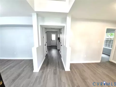 Entry Way - 54 George Ct, Hampton, VA 23663 photo 1 of 5
