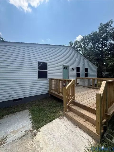Exterior - 3430 The Loop Rd, Montross, VA 23231 photo 4 of 8