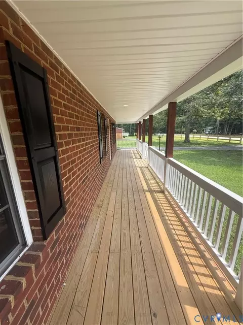 Exterior - 3430 The Loop Rd, Montross, VA 23231 photo 3 of 8