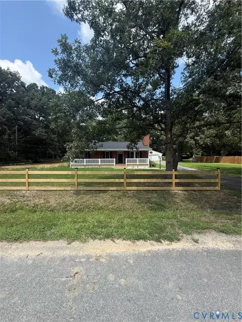 Exterior - 3430 The Loop Rd, Montross, VA 23231 photo 1 of 8