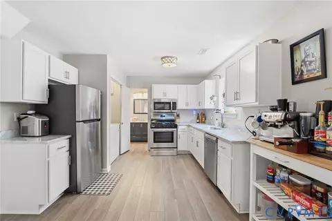 Kitchen - 11630 Bailey Mountain Trl, Midlothian, VA 23112 photo 1 of 3