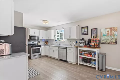 Kitchen - 11630 Bailey Mountain Trl, Midlothian, VA 23112 photo 2 of 3