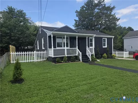 2401 Raleigh St, Hopewell, VA 23860