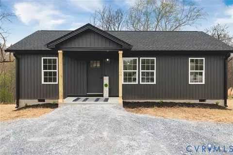 210 Patrick Henry Dr, Ruther Glen, VA 22546