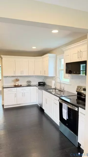 Kitchen - 4337 Three Chopt Rd, Gum Spring, VA 23065 photo 2 of 3