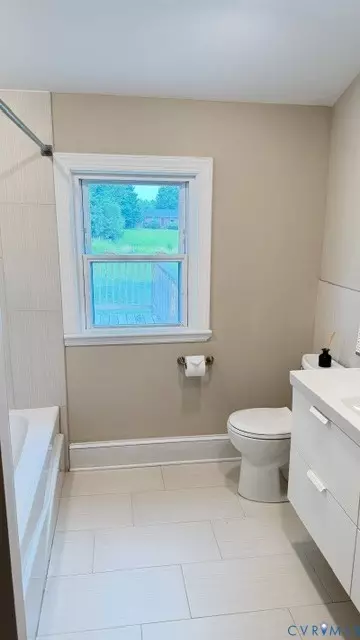 Bath - 4337 Three Chopt Rd, Gum Spring, VA 23065 photo 3 of 4