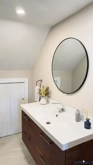 Bath - 4337 Three Chopt Rd, Gum Spring, VA 23065 photo 1 of 4