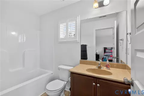 Bath - 12001 Rubystone Dr, Chester, VA 23831 photo 3 of 3