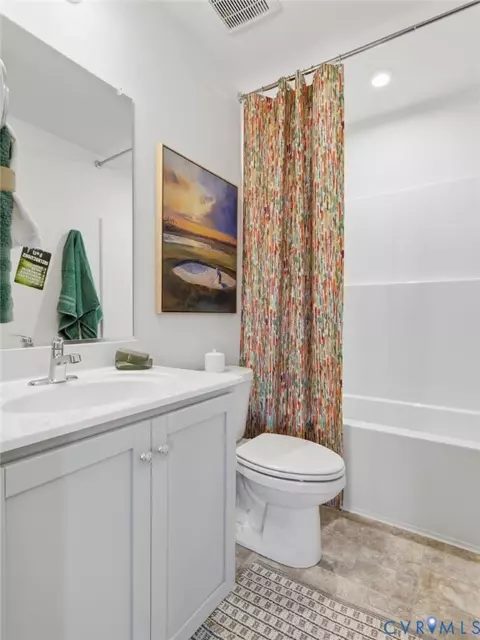 Bath - 17312 Elixir Ct, Moseley, VA 23120 photo 4 of 4