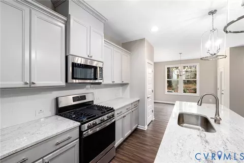 Kitchen - 17318 Elixir Ct, Moseley, VA 23120 photo 3 of 3